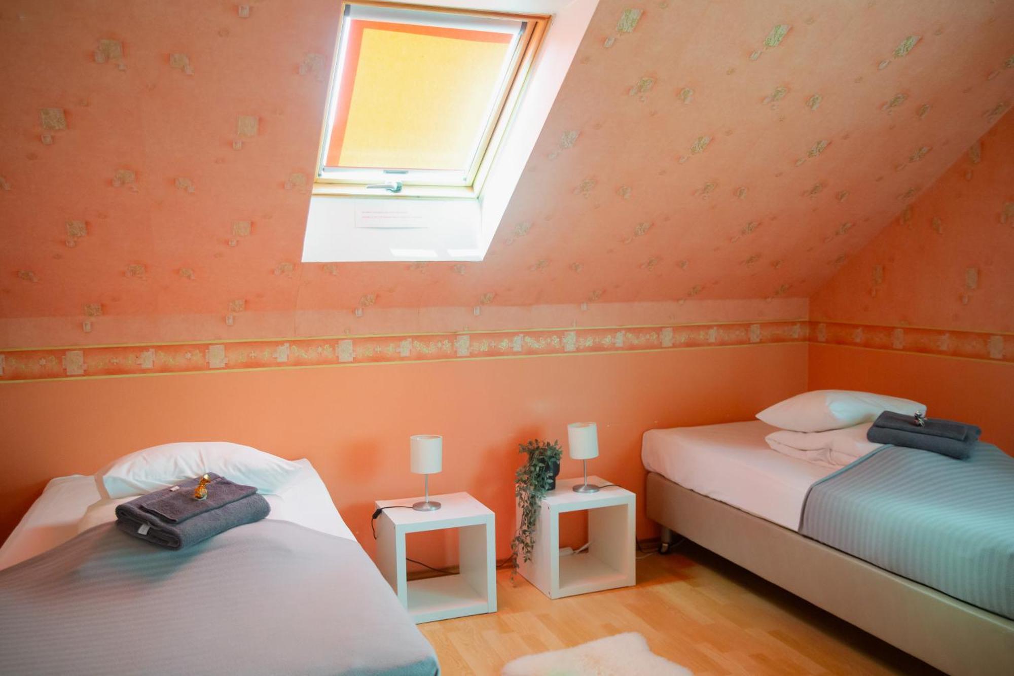 Konrad Family Guesthouse Kuressaare Room photo
