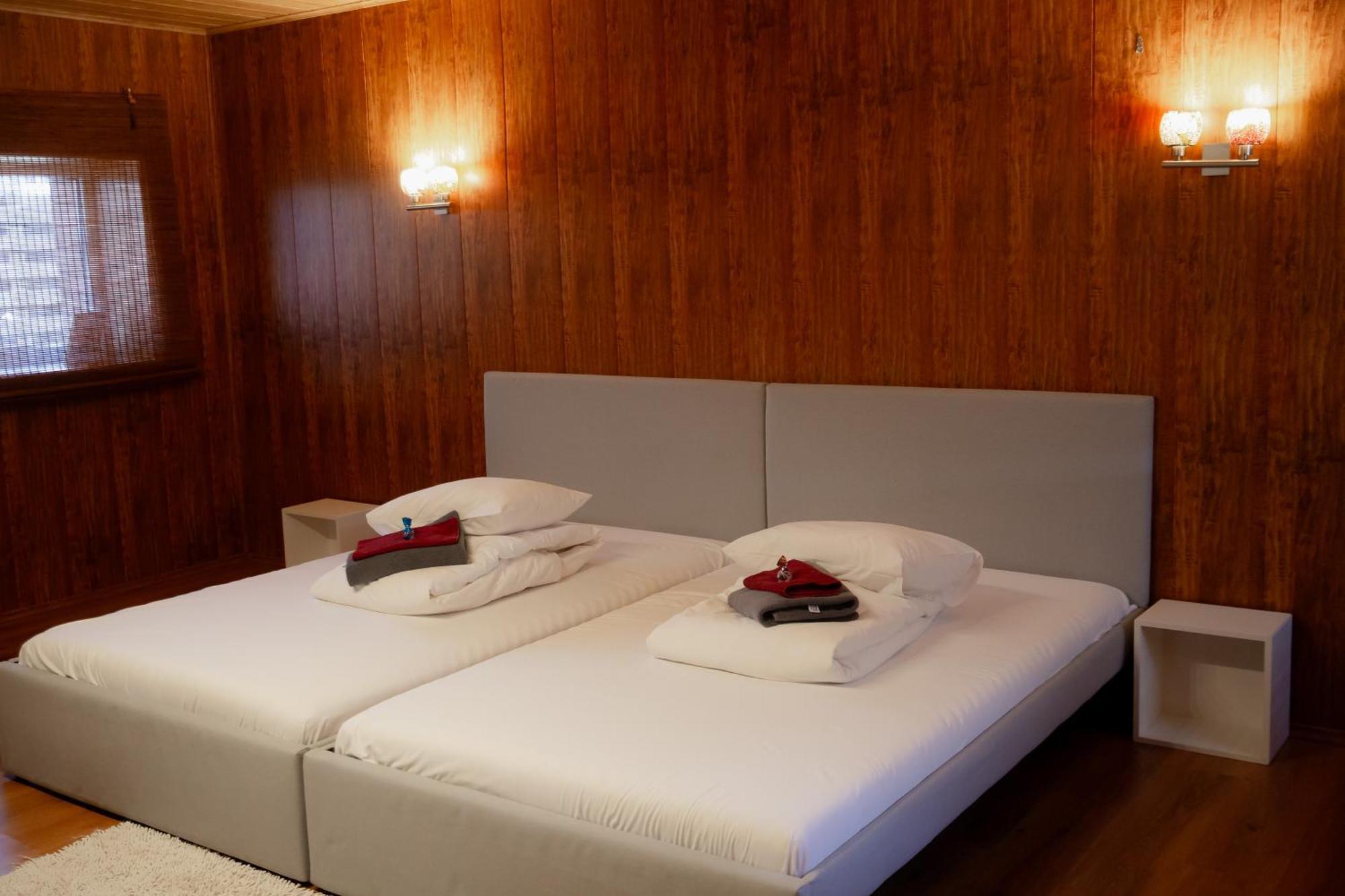 Konrad Family Guesthouse Kuressaare Room photo