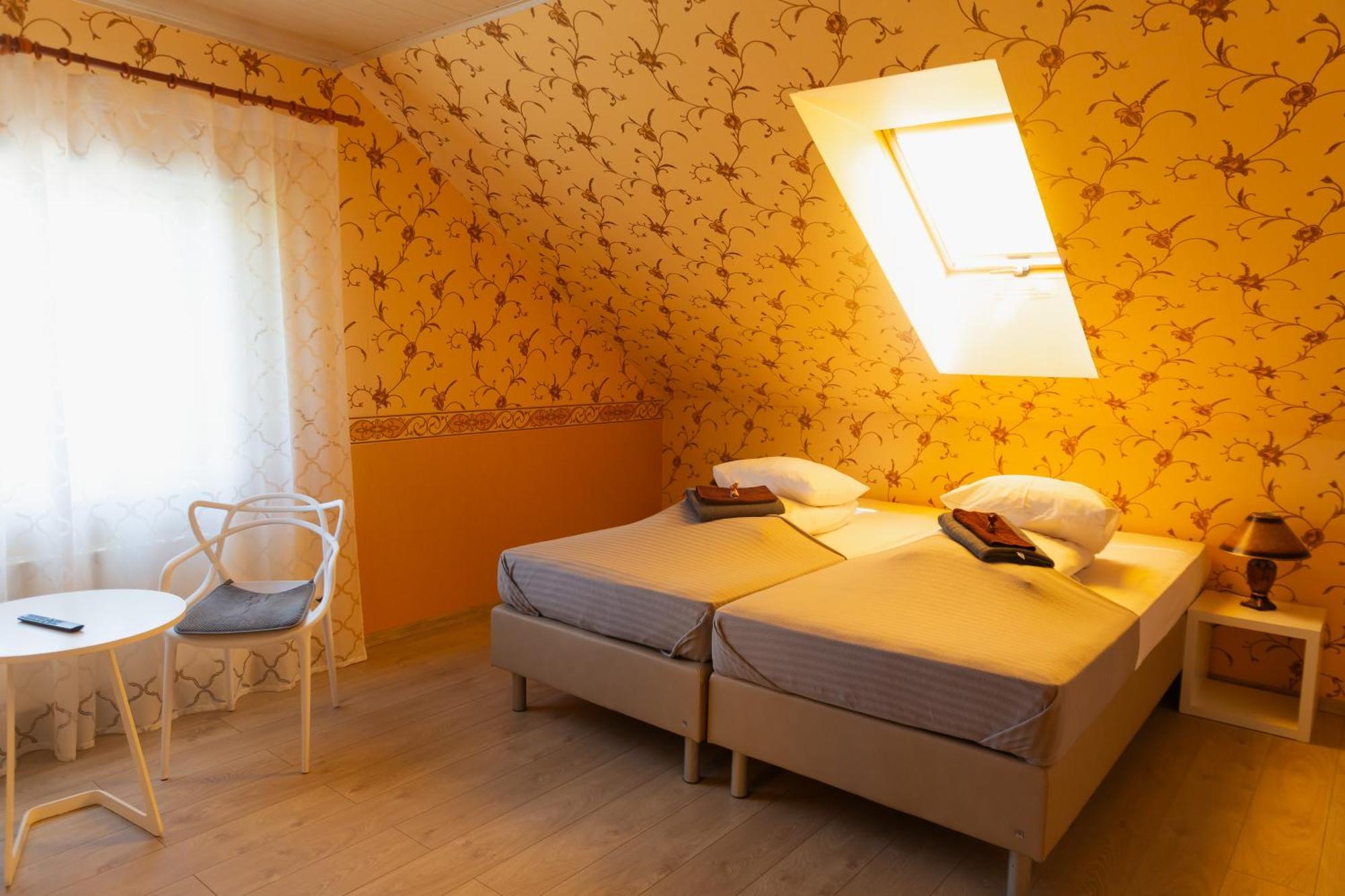 Konrad Family Guesthouse Kuressaare Exterior photo