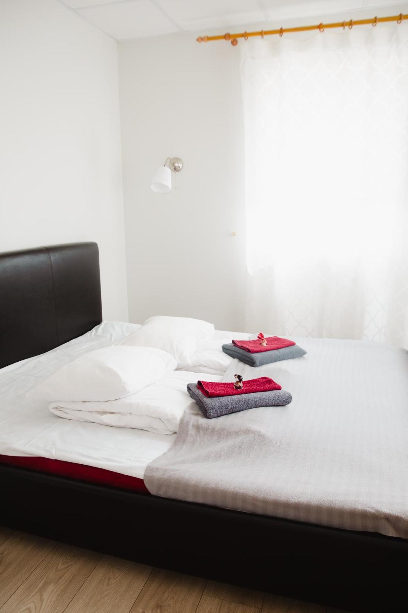 Konrad Family Guesthouse Kuressaare Room photo